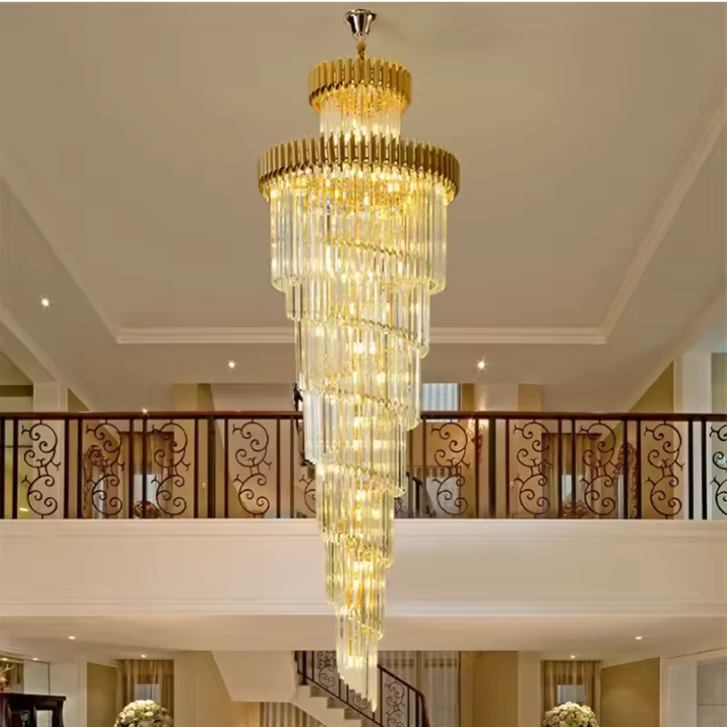 Lustre en cristal de haut plafond