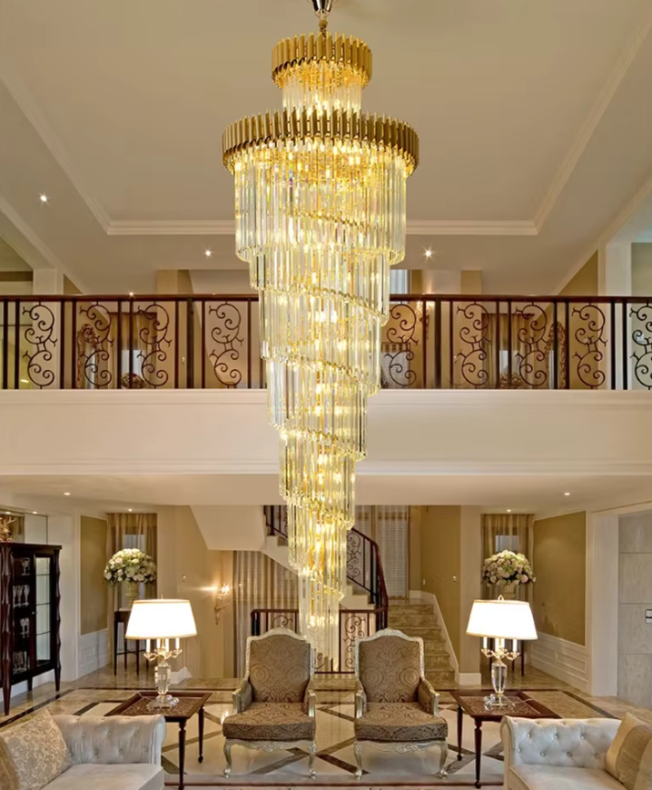 Lustre en cristal de haut plafond